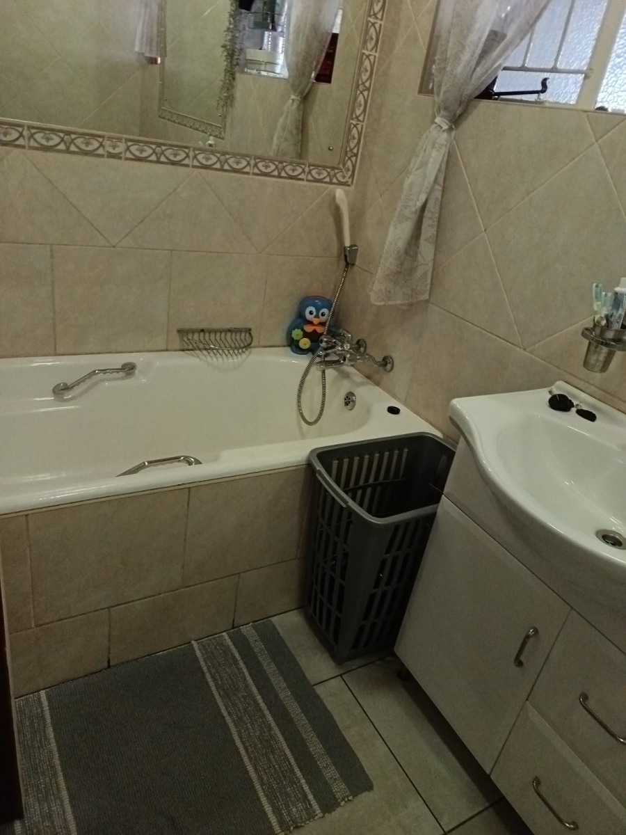 5 Bedroom Property for Sale in Sasolburg Ext 3 Free State